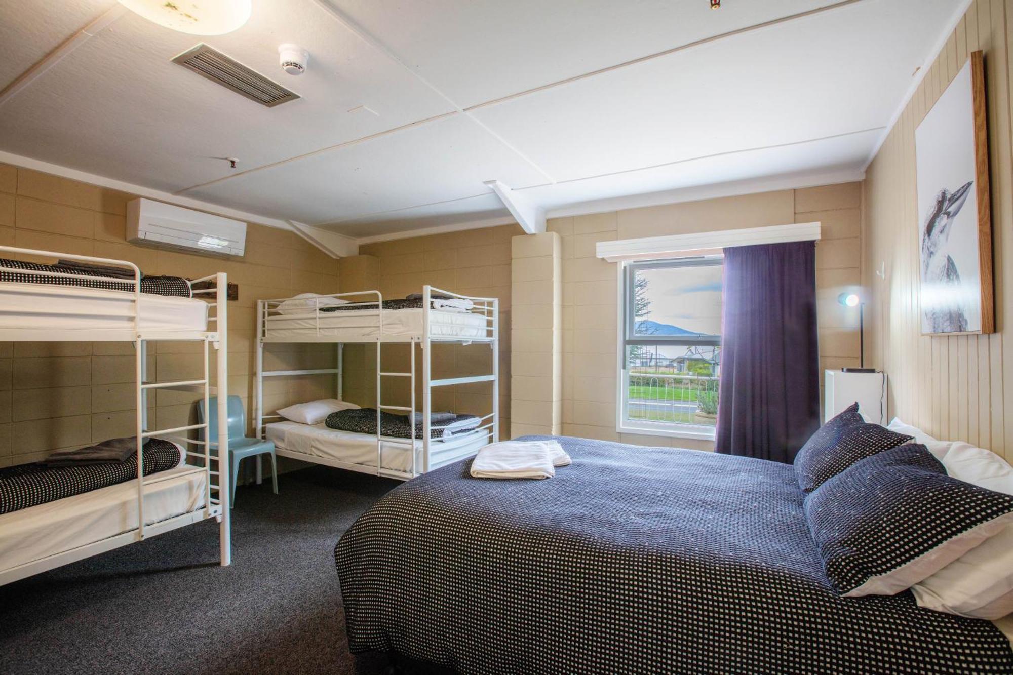 Kookaburra Lodge Jindabyne Rum bild